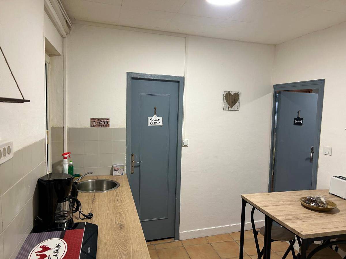 Appartement entier, Two-Bedroom Apartment in Le Creusot, Région d'Autun