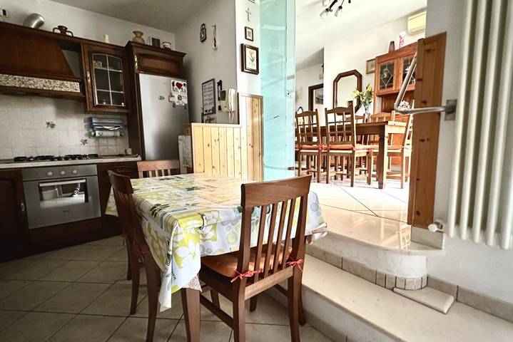Entire apartment, P037- Porto Recanati, comfortable three-room apartment with air conditioning in Loreto, Ancona Province