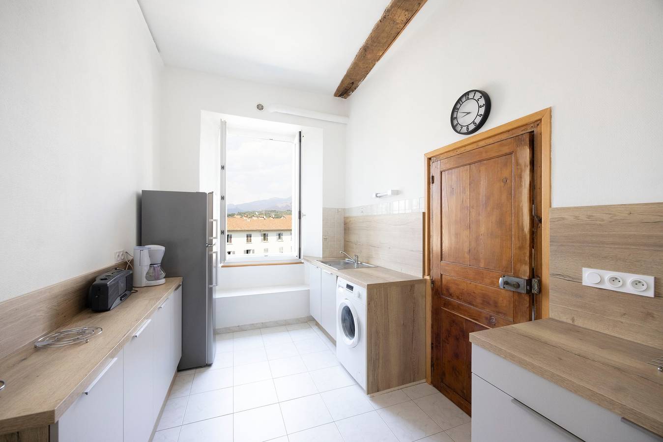 Appartement entier, Appartement douillet Place Paoli – Vue montagne, cœur de Corte in Corte, Parc naturel régional de Corse