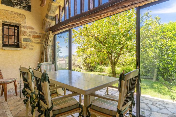 Location de vacances pour 12 personnes, avec jardin et piscine à Tourrettes-sur-Loup - 3