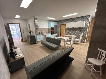 Gîte pour 6 personnes, avec terrasse à Ames