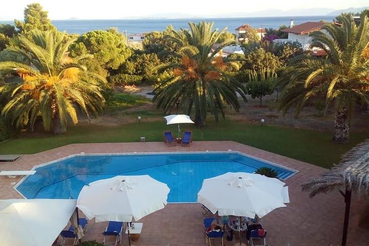 Gîte pour 5 personnes, avec balcon ainsi que jardin et piscine