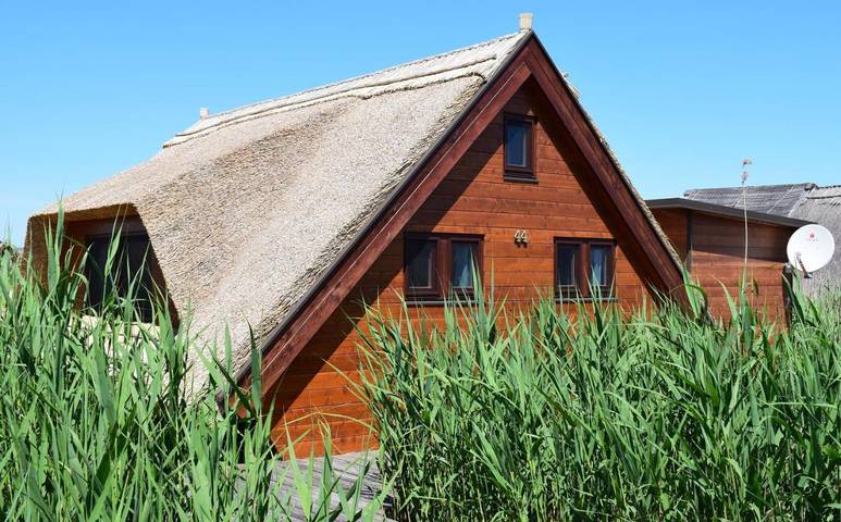 Hütte für 4 Personen, mit Ausblick und Seeblick sowie Terrasse, mit Haustier im Burgenland