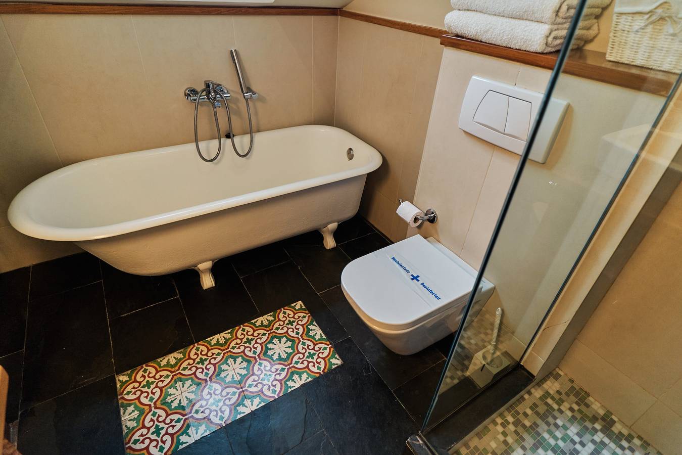 Habitación 'Doble Especial - Los Cipreses' con piscina compartida, Wi-Fi y aire acondicionado. in Consuegra, Provincia de Toledo