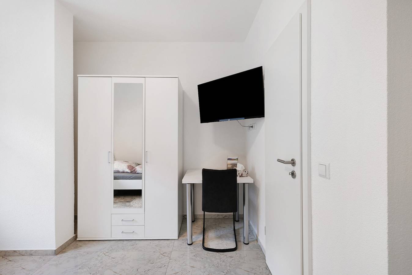 Zimmer '4' mit gemeinsamer Terrasse und Wlan in Albstadt, Neckar-Alb