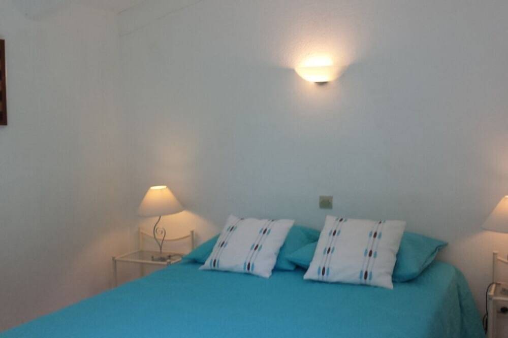 Ganze Wohnung, Apartment with sea view, in a residence in the heart of a 3-hectare floral park in Cargèse, Regionaler Naturpark Korsika