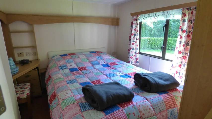 Camping car pour 5 personnes, avec jardin, animaux acceptés dans Cotentin - 4