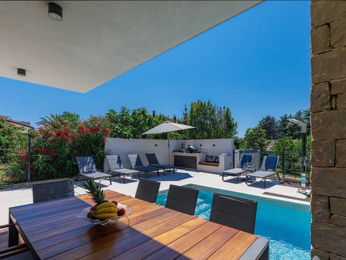 Ferienhaus für 6 Personen, mit Terrasse und Pool in Umag - 2