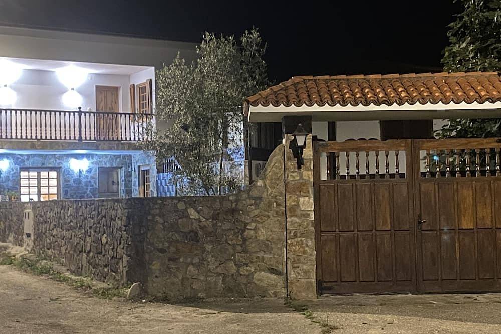 Sea and Mountain <br>Entire house private estate in Lamuño, Cudillero