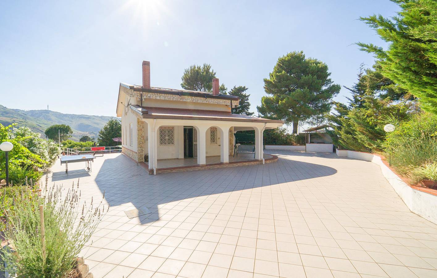 170 Quadratmeter. Vermietung mit Parkplatz, Pool, Terrasse & Küche in Monreale, Palermo Provinz