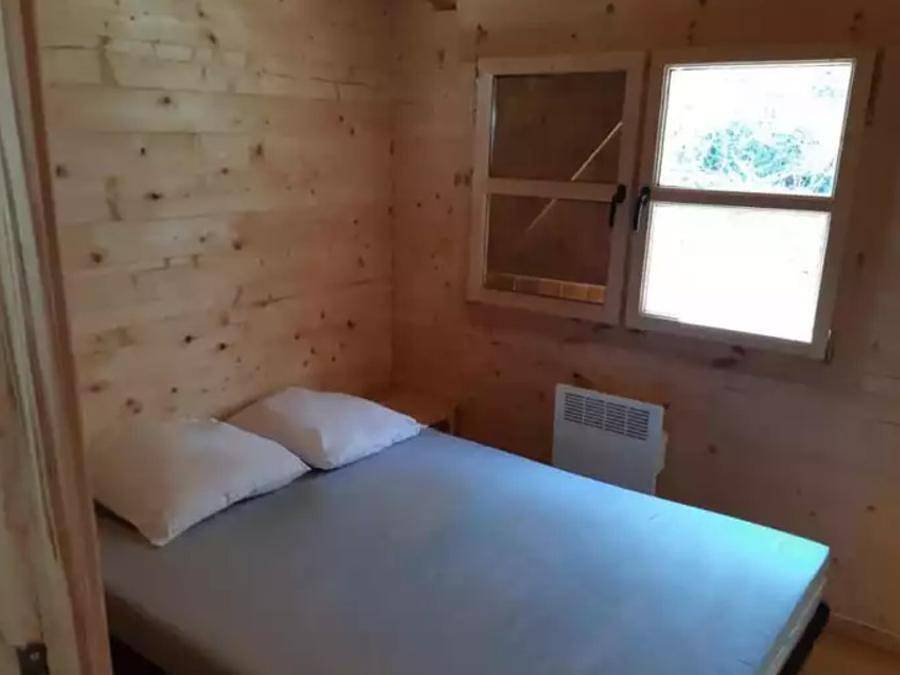 Camping Le Vallon du Luberon - Chalet 4 personas - Chalet Cerisier 2 hab 4 pers in Bonnieux, Parque natural regional del Luberon