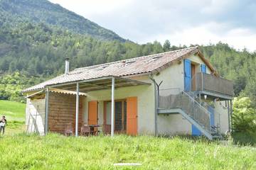 Gîte pour 2 personnes, avec jardin à Die