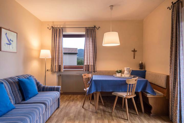 Ganze Wohnung, Gemütliche Ferienwohnung 1 Vikoler mit Schlernblick, Wlan & Garten, Balkon in Völs am Schlern, Dolomiti Superski