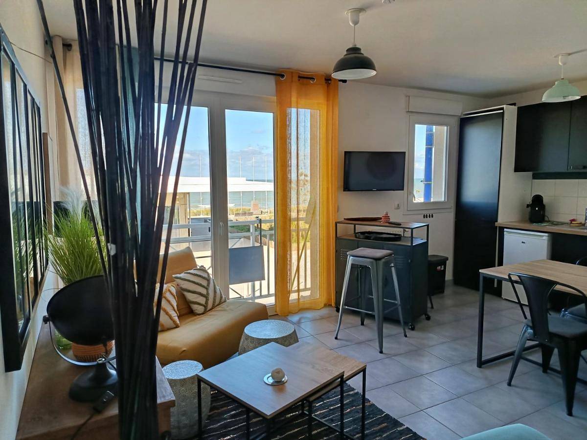 Appartement entier, Très bel F2 avec vue mer in Langrune-sur-Mer, Région de Caen