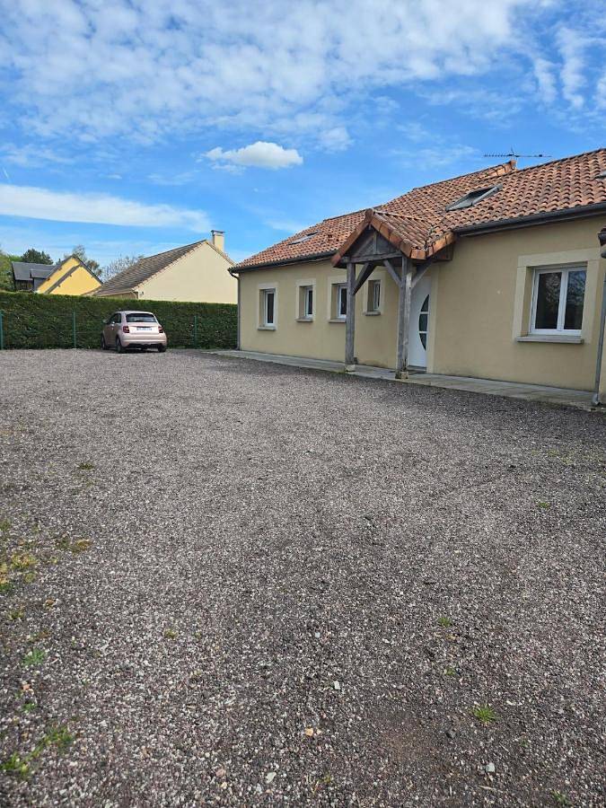 Location de vacances pour 10 personnes, avec terrasse ainsi que jacuzzi et piscine à Saint-Clair-d'Arcey - 2