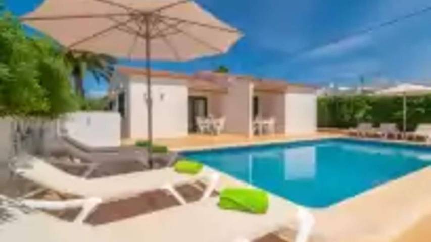 Location de vacances pour 4 personnes, avec piscine à Cala en Porter