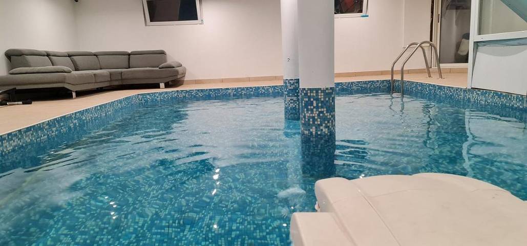 Villa pour 7 personnes, avec balcon et piscine - 1