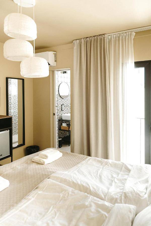 Double Room with Shared Bathroom in Alvor, Faro Distrikt