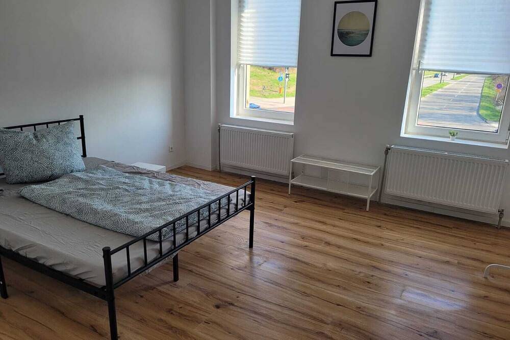 Ganze Wohnung, Best price per month, flat for 5, 30 minutes to Leipzig in Altenburg, Ostthüringen