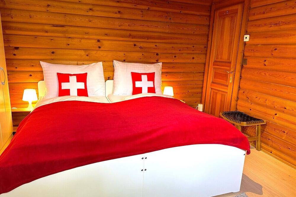 Swisshut Stunning Views Alps & Lake in Sigriswil, Meer van Thun