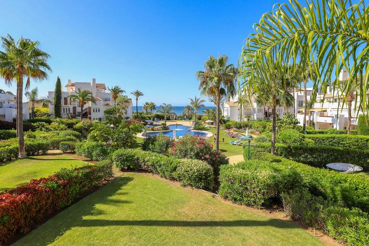 Appartement entier, Los Monteros Palm Beach - sea & pool views in Las Chapas, Marbella