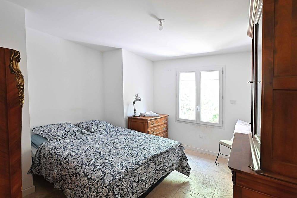 Family home ideally located between Aix-en-Provence and Marseille in Bouc-Bel-Air, Aix-en-Provence region