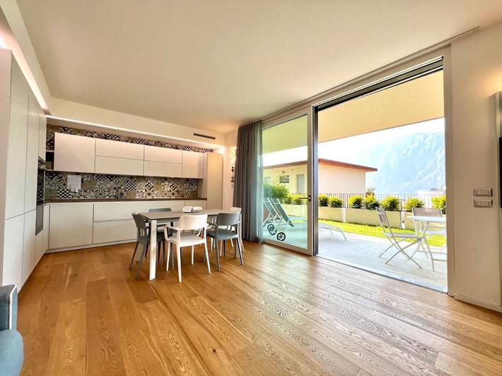 Ferienwohnung für 4 Personen, mit Garten und Seeblick sowie Ausblick am Gardasee