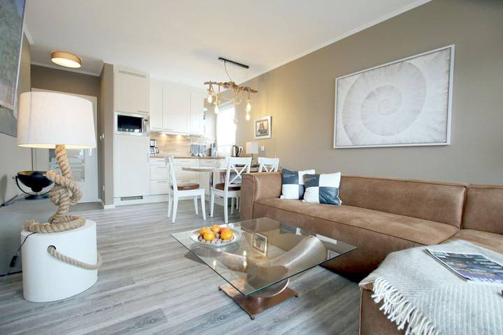 Ganze Wohnung, Ferienwohnung im Zentrum von Wyk, 3- Zimmer auf ca. 52m² im ersten Og in Nordfriesische Inseln (Schleswig-Holstein) (Schleswig-Holstein), Wyk auf Föhr