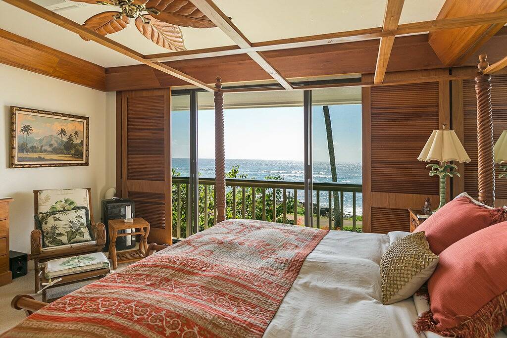 Ocean Front Corner Villa in Poipu, Koloa