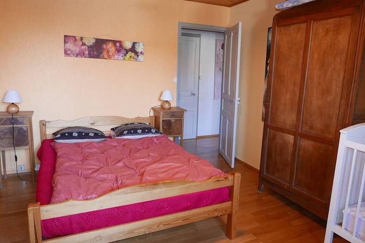 Location de vacances pour 6 personnes, avec jardin et terrasse à La Tour-d'Auvergne - 4