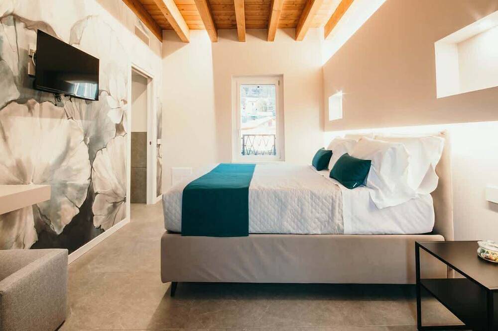 Ganze Wohnung, Ninfee Suite in Gio&Leo Guesthouse - Lakeside L&B in Lesa, Lago Maggiore (Piemont)