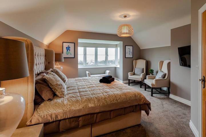 Vues sur la rivière, Kinsale, 6 chambres, 5 salles de bain, 20 couchages, récemment rénové, 4 min de la ville in Comté de Cork