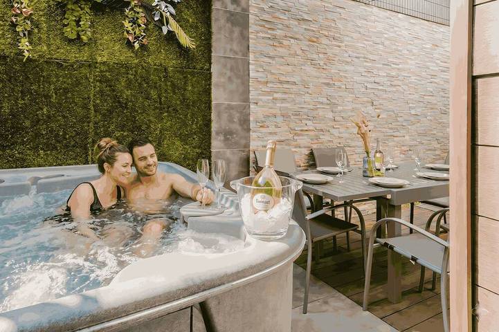 Appartement de vacances pour 7 personnes, avec jacuzzi ainsi que jardin et sauna, animaux acceptés