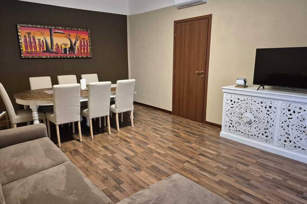Ganze Wohnung, Family Apartment Very Close To San Giuliano Hospital in Novara, Novara Provinz