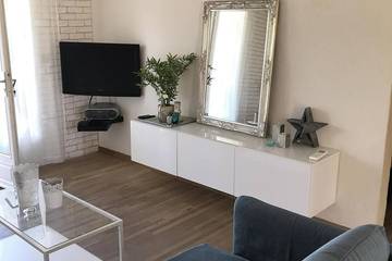 Gîte pour 4 personnes, avec jardin ainsi que piscine et terrasse, animaux acceptés dans Port des Marines de Cogolin