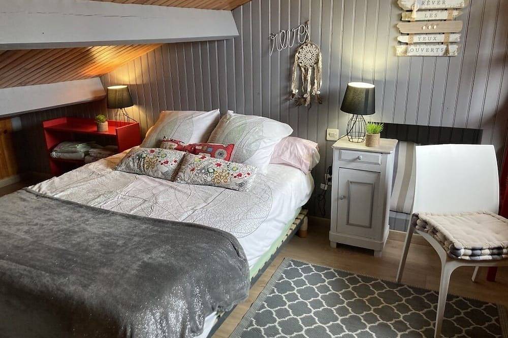 Apartamento entero, Air-conditioned, fully renovated duplex with private terrace in Lunel, Côte d'Améthyste