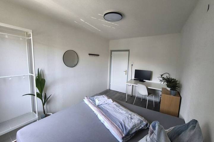 Ganze Wohnung, Modern Flat in Quaint Residence w. Idyllic Garden in Innsbruck, Innsbruck Land