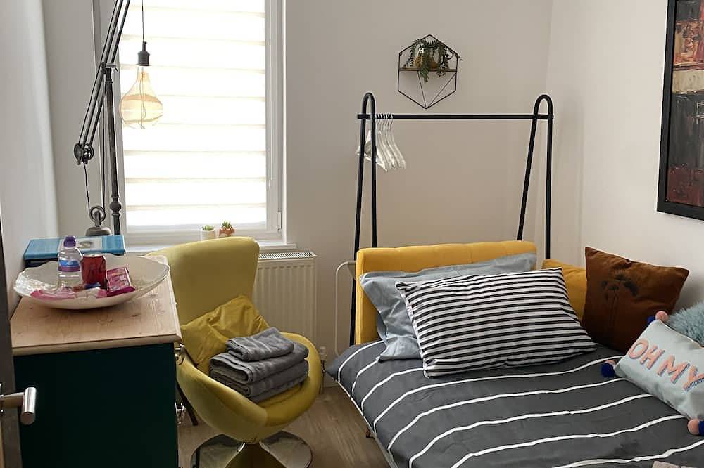 Entire apartment, Lovely 3 bed, garden Jacuzzi, driveway, free Wifi, close Airport and centre in Edinburgh, Edinburgh and Lothian