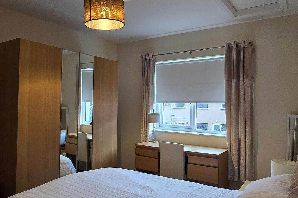 Ganze Wohnung, Apartment-Balkon-Eigenes Badezimmer-2 in Carrickfergus, Grafschaft Antrim