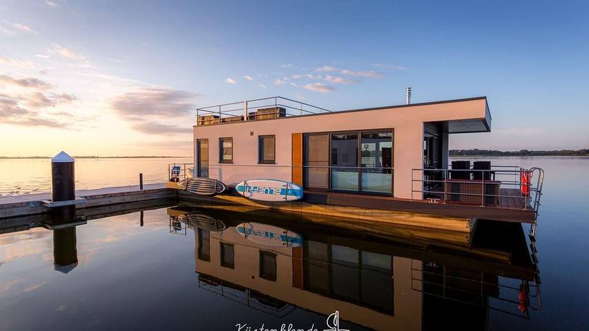 Boot für 4 Personen, mit Terrasse in Ribnitz-Damgarten