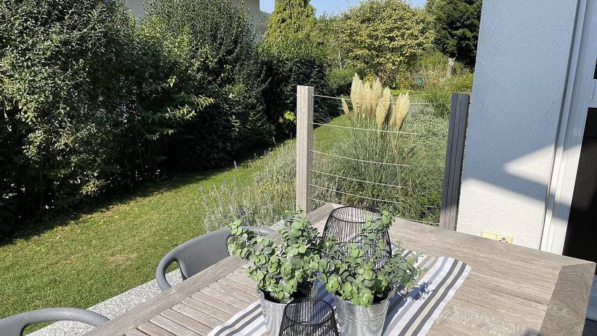 Chalet voor 6 personen, with uitzicht op het meer and sauna as well as terras and balkon/terras, kindvriendelijk aan de Bodensee