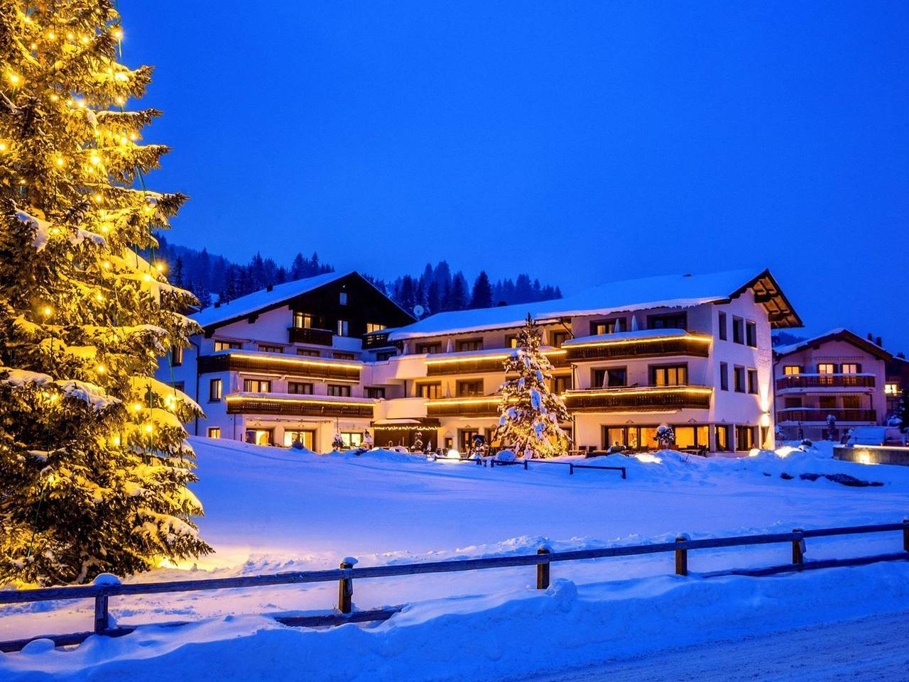 Hotel Seehof - Dz Arvenchic mit Seeblick und Balkon in Vaz/Obervaz, Plessur Alpen