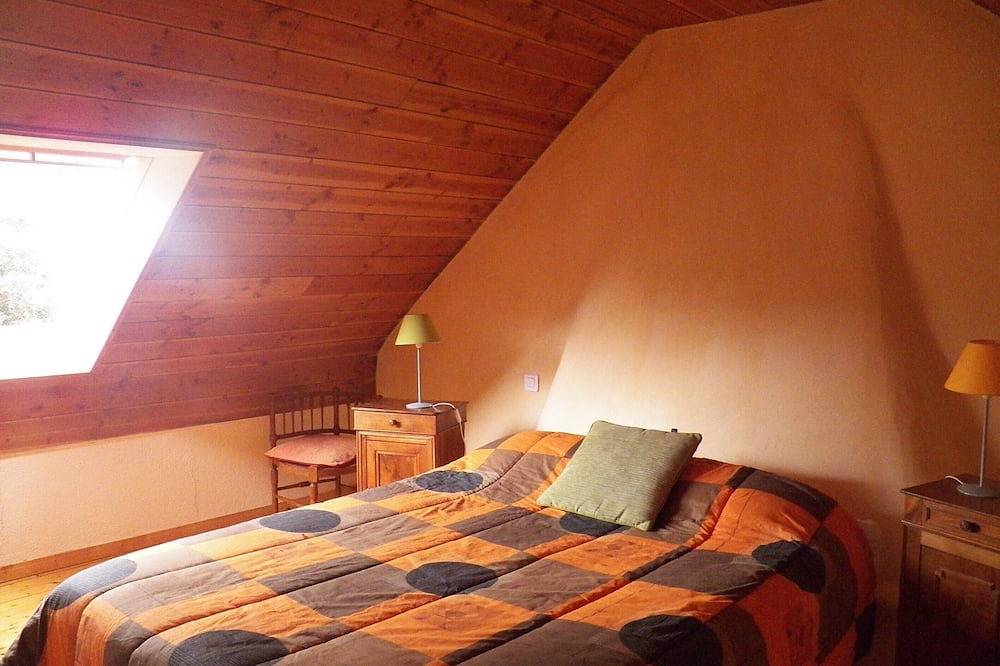 Promocion!  Ubicación: antigua casa bretona, piedra, en el campo in Rosporden, Region de Quimper