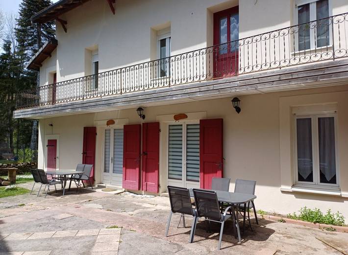 Gîte pour 6 personnes, avec jardin, animaux acceptés dans Laveyrune