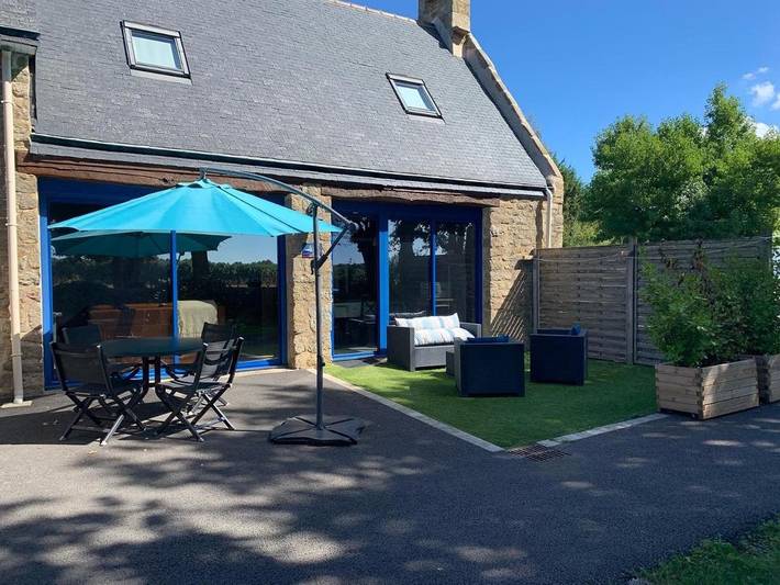 Location de vacances pour 4 personnes, avec piscine ainsi que vue et jardin à Merlevenez - 4