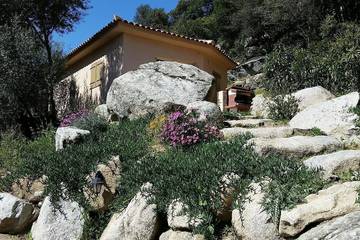 Location de vacances pour 5 personnes, avec terrasse et jardin, animaux acceptés à Figari