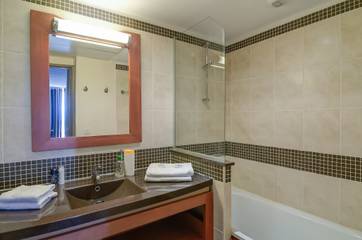 Location De Vacances pour 4 Personnes dans Grospierres, Ardèche, Photo 4