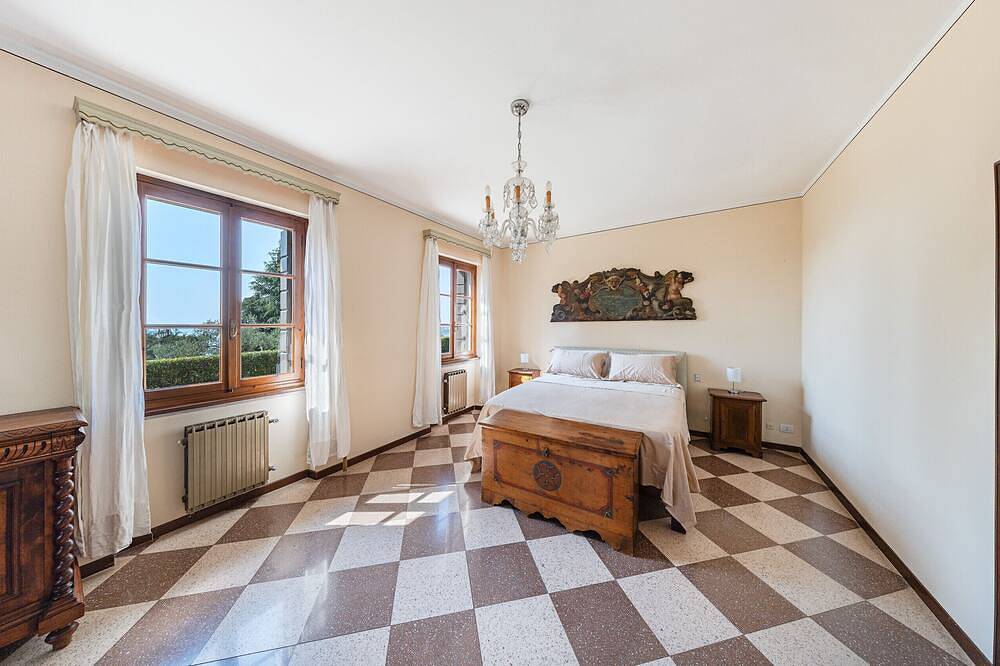 Villa Mariavittoria mit privatem Pool in Gardone Riviera, Gardasee-Berge