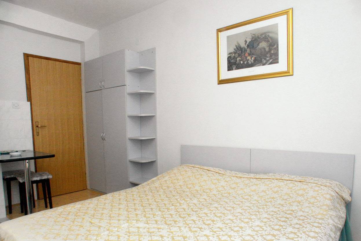 Ganze Wohnung, Studio Appartement am Strand Komiza, Vis As-2429-a in Komiza, Split-Dalmatien
