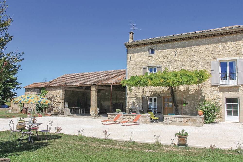 Gezellig huis in Pernes les Fontaines in Althen-des-Paluds, Vaucluse
